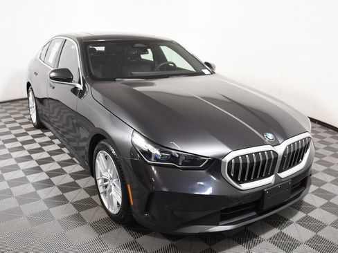 Used 2024 BMW 530i xDrive AWD/4WD image 9