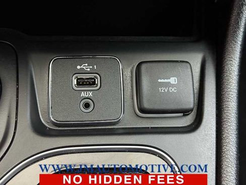 Used 2020 Jeep Cherokee Limited image 39