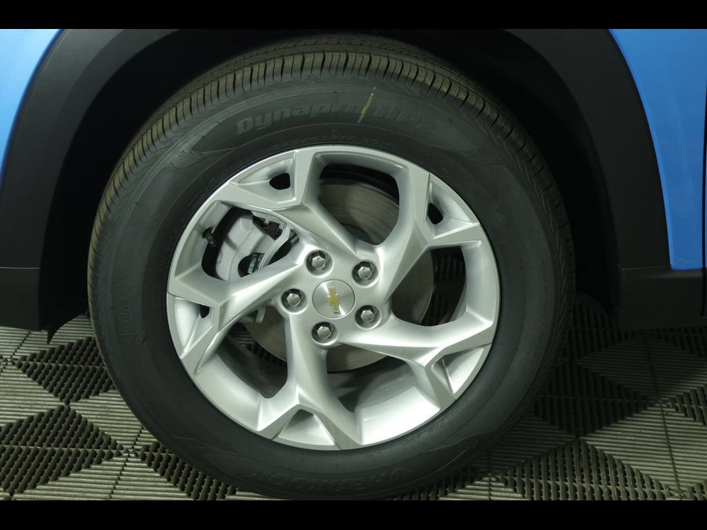 New 2026 Chevrolet Trax LS w/ LS Convenience Package FWD image 12
