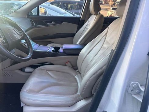 Used 2019 Lincoln Nautilus Select image 4