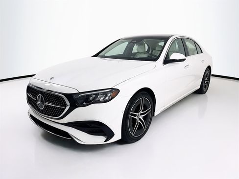 Certified 2025 Mercedes-Benz E 350 4MATIC Sedan image 3