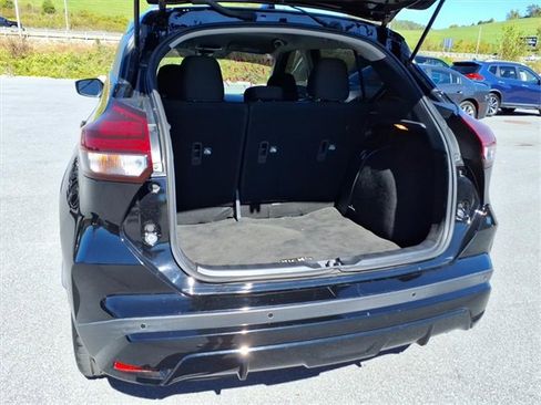 Used 2022 Nissan Kicks SV image 25