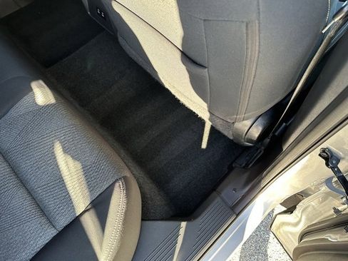 Used 2024 Nissan Rogue SV image 18