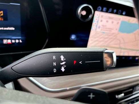 Certified 2025 Chevrolet Tahoe High Country image 23