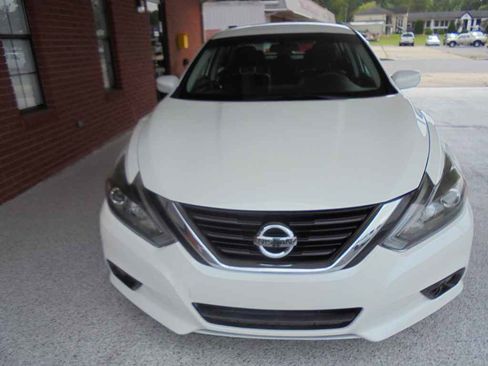 Used 2017 Nissan Altima 2.5 SR image 3