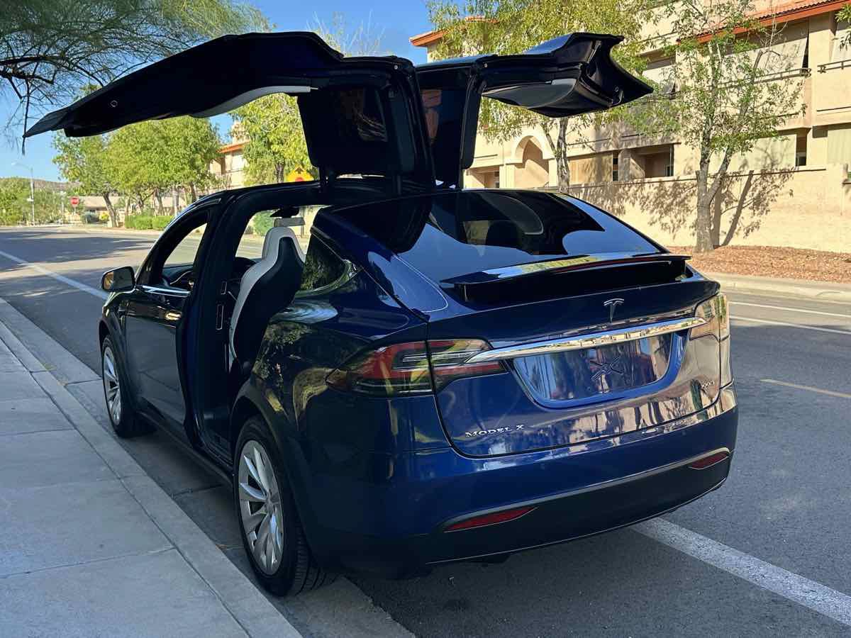 Used 2018 Tesla Model X 100D AWD/4WD image 11