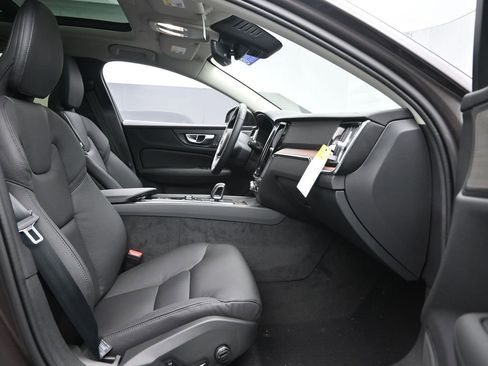 New 2025 Volvo V60 B5 Cross Country Plus w/ Protection Package Premier image 29