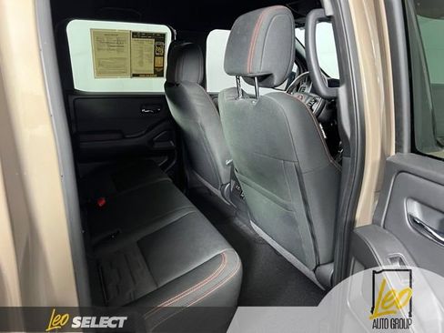 Used 2023 Nissan Frontier PRO-4X w/ Pro Convenience Package AWD/4WD image 16