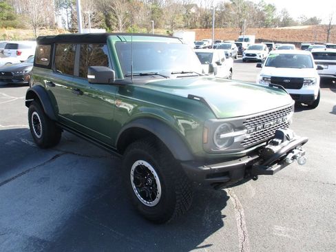 Used 2022 Ford Bronco Badlands image 2