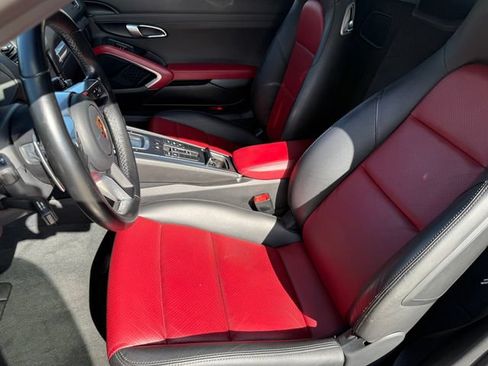 Used 2020 Porsche 718 Boxster RWD image 12