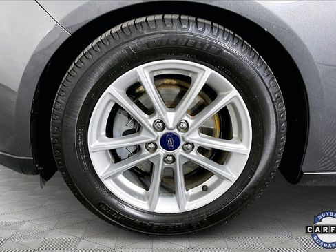 Used 2016 Ford Focus SE w/ SE Power Seat Package image 33