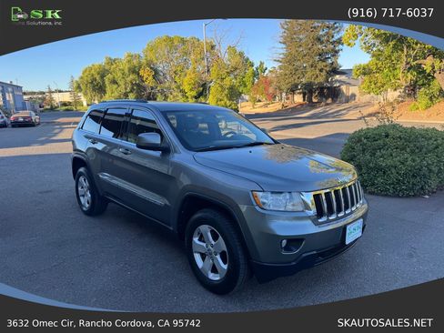 Used 2012 Jeep Grand Cherokee Laredo AWD/4WD image 5