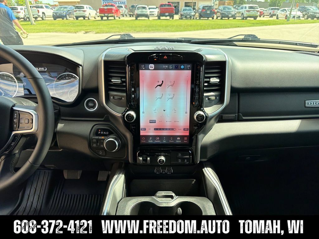 Used 2025 RAM 1500 Big Horn AWD/4WD image 17