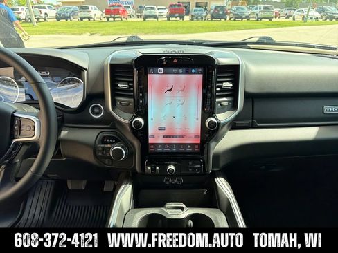 Used 2025 RAM 1500 Big Horn AWD/4WD image 17