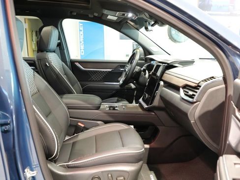 Used 2025 GMC Acadia Denali w/ Super Cruise Package AWD/4WD image 8