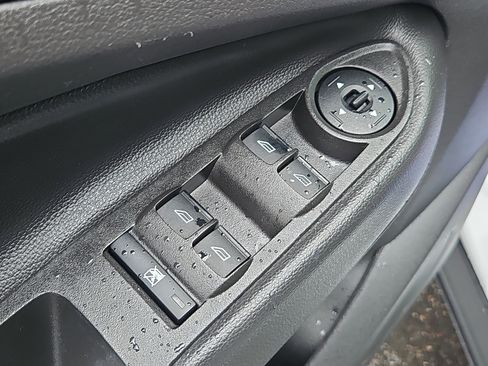 Used 2017 Ford Escape SE w/ SE Cold Weather Package AWD/4WD image 16