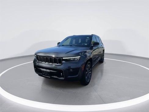 Used 2022 Jeep Grand Cherokee Overland AWD/4WD image 4
