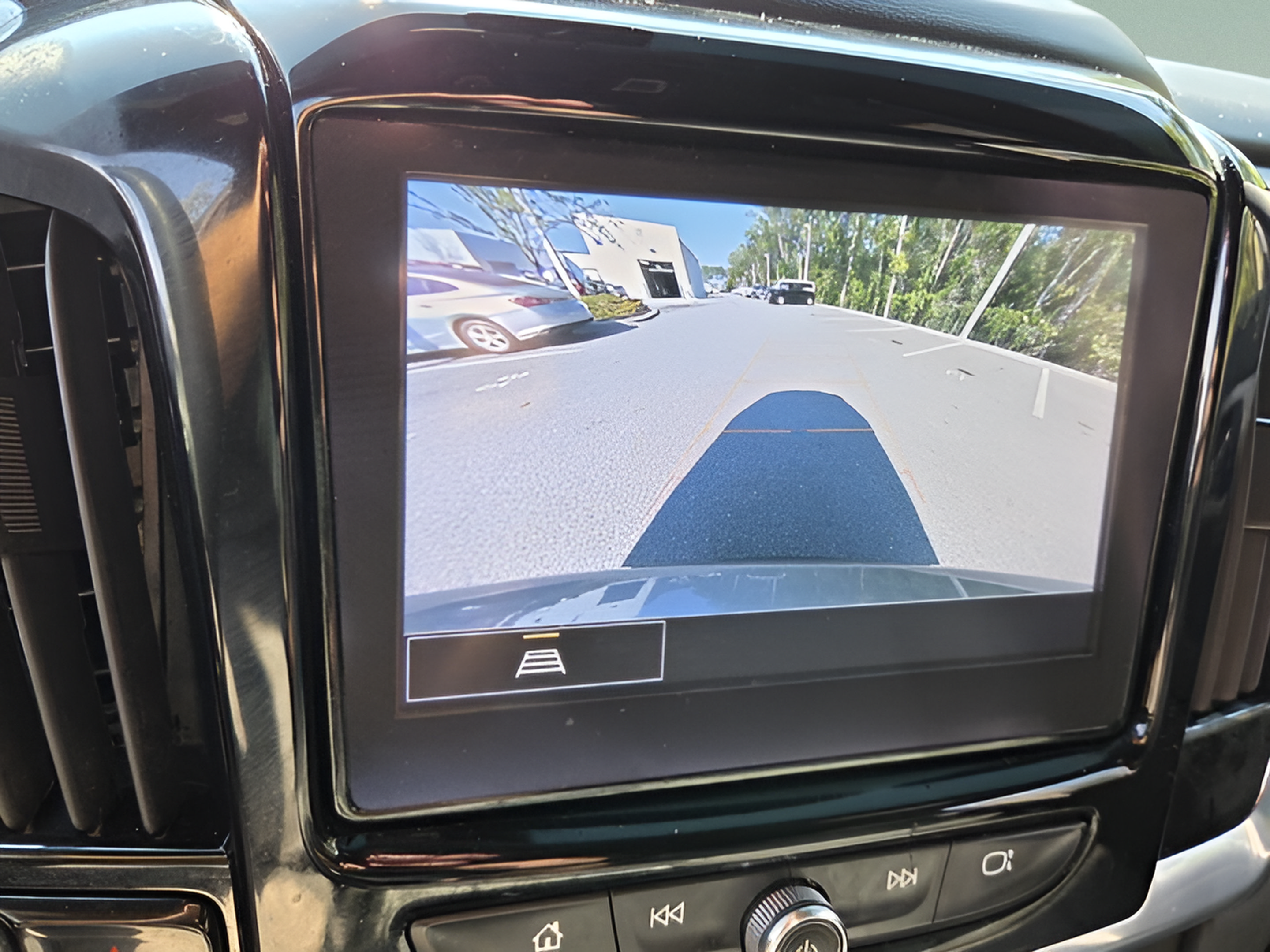 Certified 2023 Chevrolet Traverse LT FWD image 27