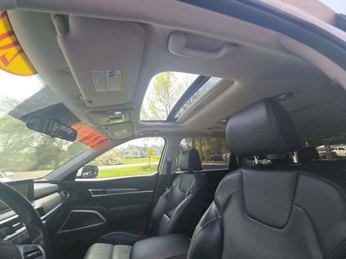 Used 2022 Kia Telluride S image 7