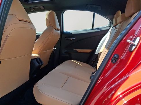 Used 2024 Lexus UX 250h AWD w/ Premium Package image 8