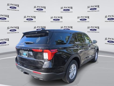 New 2026 Ford Explorer Active RWD image 5