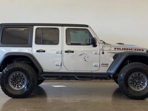 Used 2018 Jeep Wrangler Unlimited Rubicon AWD/4WD image 8
