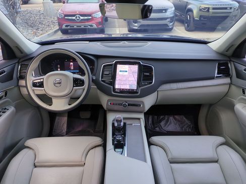 Used 2025 Volvo XC90 T8 Ultra w/ Protection Package Premier image 29