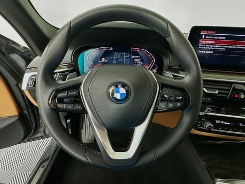Certified 2023 BMW 530i w/ Premium Package image 11