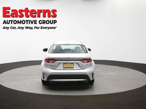 Used 2021 Toyota Corolla LE FWD image 34