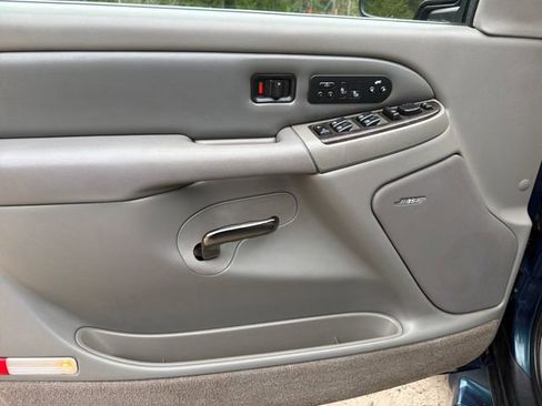 Used 2005 GMC Yukon Denali AWD/4WD image 11