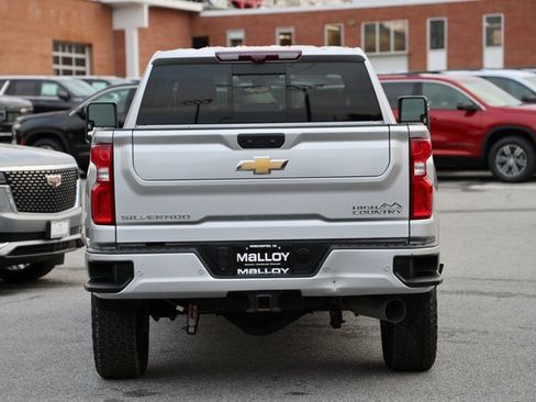 Used 2022 Chevrolet Silverado 2500 High Country w/ Z71 Off-Road Package image 3