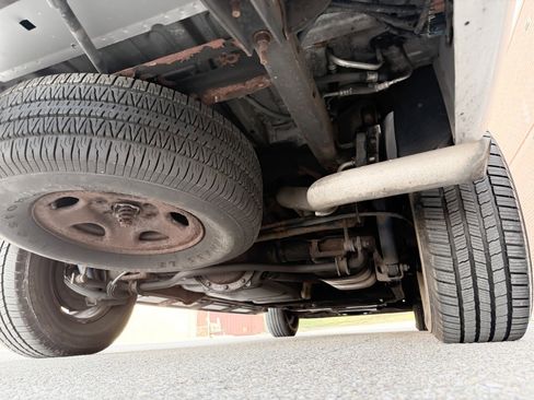 Used 2006 Chevrolet Suburban LS w/ Smart Select Package image 21