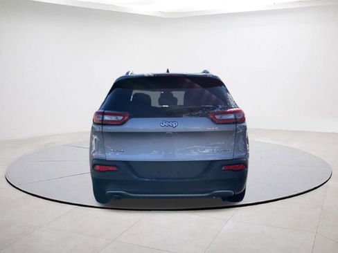 Used 2016 Jeep Cherokee Limited image 5