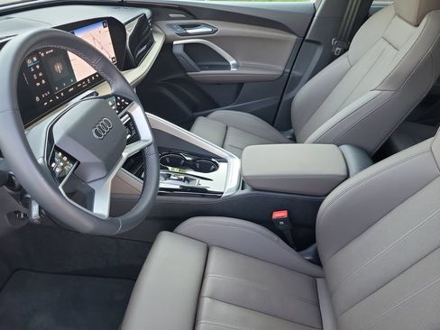 Used 2025 Audi Q5 Premium w/ Premium Plus AWD/4WD image 7