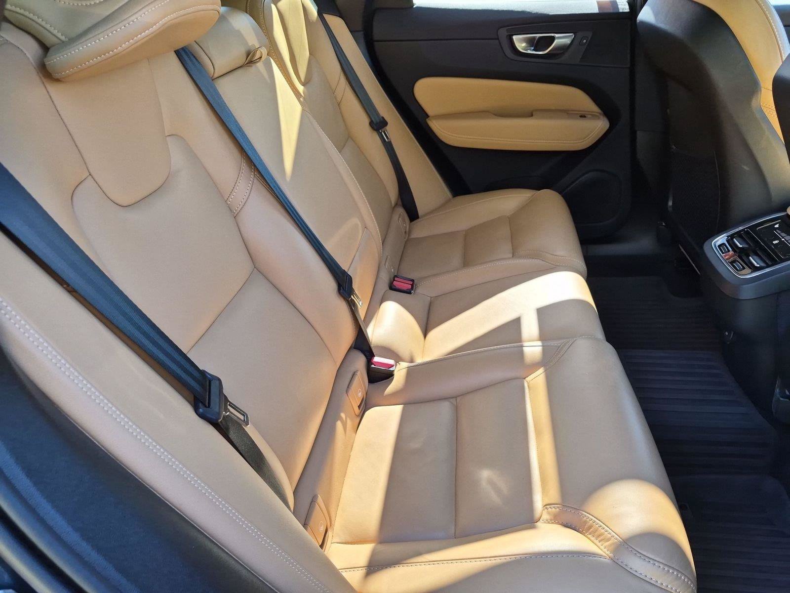 Used 2024 Volvo XC60 B5 Ultimate w/ Protection Package Premier AWD/4WD image 18