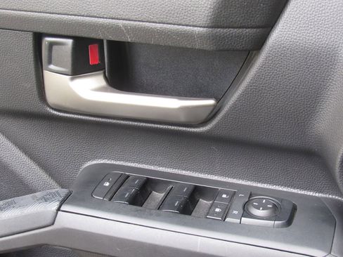 Certified 2024 Toyota Tacoma TRD Off-Road AWD/4WD image 34