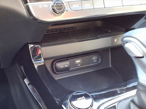 Used 2024 Kia Seltos EX image 10