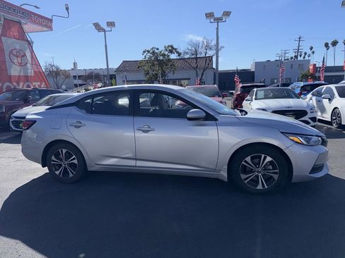 Used 2023 Nissan Sentra SV image 3