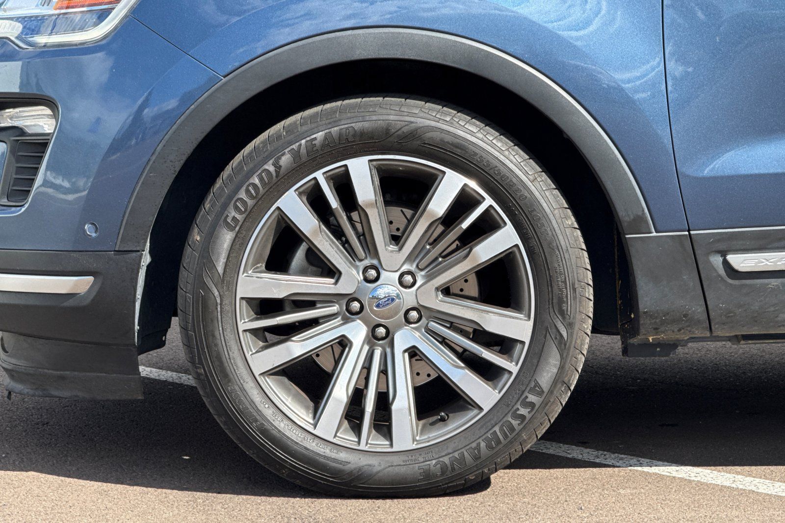 Used 2018 Ford Explorer Platinum AWD/4WD image 27