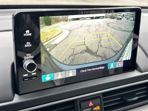 New 2025 Honda Pilot Touring image 29