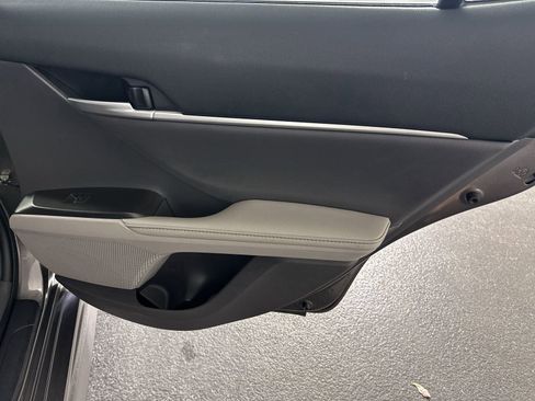 Used 2024 Toyota Camry XSE w/ Navigation Package image 31