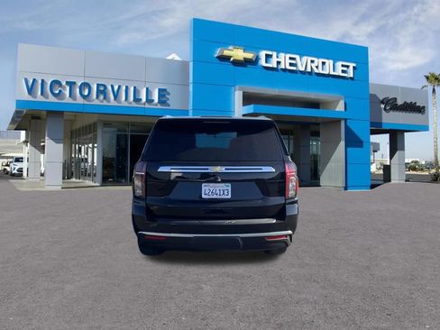 Used 2024 Chevrolet Suburban LT RWD image 7