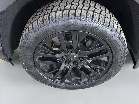 Used 2020 Chevrolet Silverado 1500 High Country w/ Technology Package AWD/4WD image 24