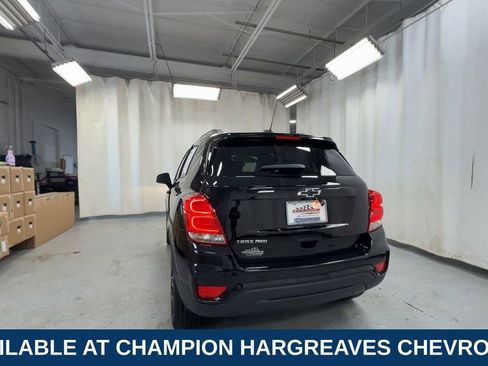 Used 2022 Chevrolet Trax LT w/ Midnight Edition image 10