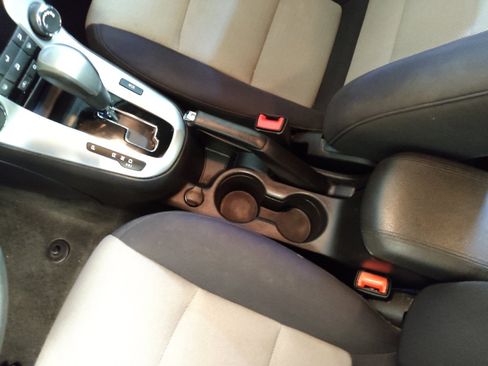 Used 2015 Chevrolet Cruze LS FWD image 26