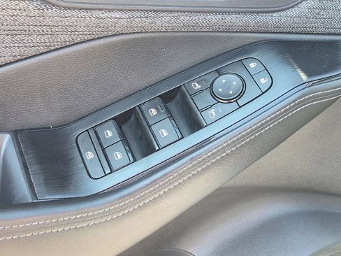 Used 2023 Nissan Rogue SV AWD/4WD image 13