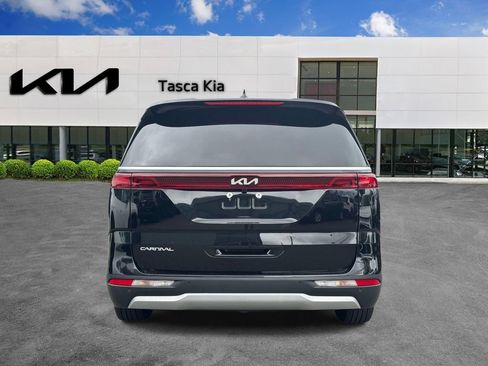 Used 2024 Kia Carnival EX FWD image 5