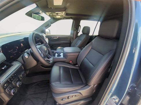 Used 2025 Chevrolet Tahoe LT w/ Comfort Package AWD/4WD image 15