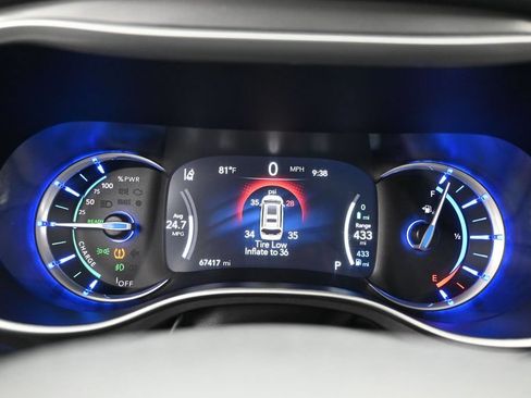 Used 2023 Chrysler Pacifica Touring-L FWD image 25