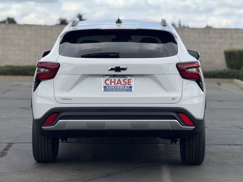 New 2025 Chevrolet Trax LT w/ LT Convenience Package image 5